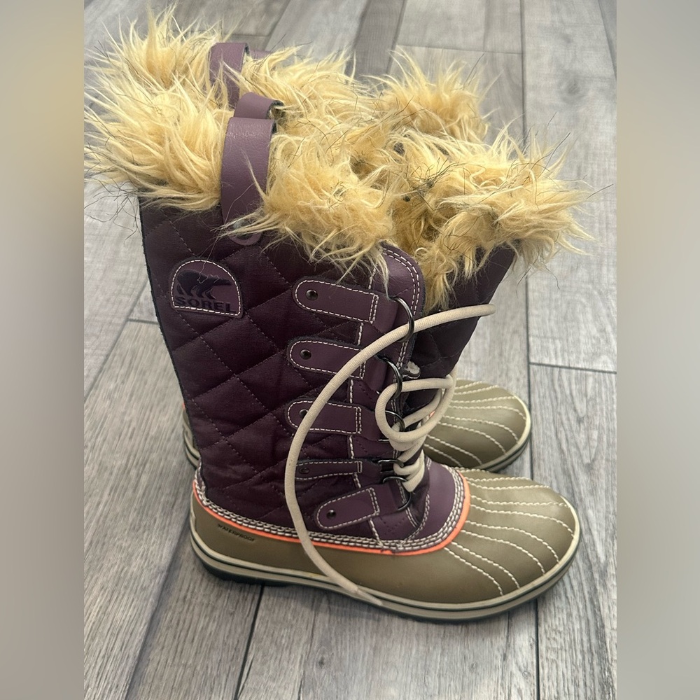 Sorel Joan Of Arctic Winter Snow Quilted Purple Boots!